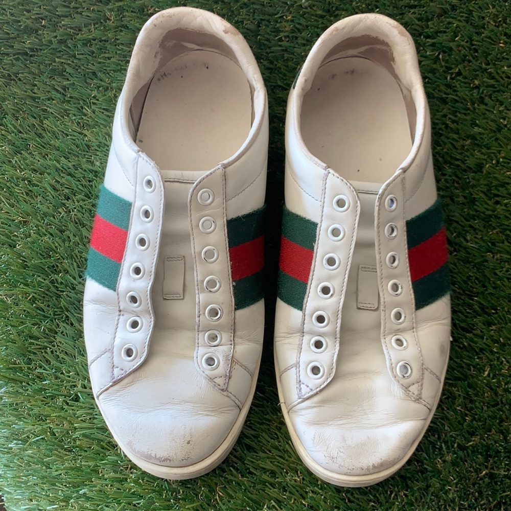 Gucci sneakers with laces